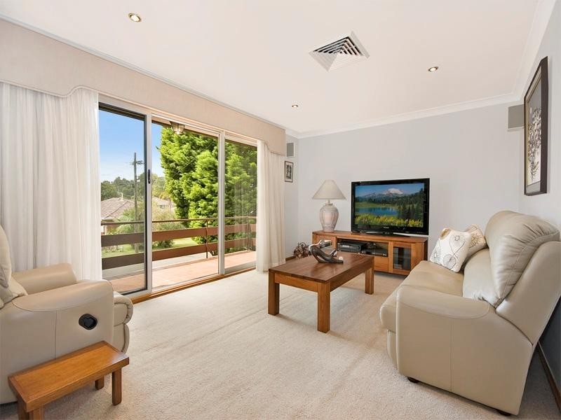 6 Meadow Place, Miranda NSW 2228
