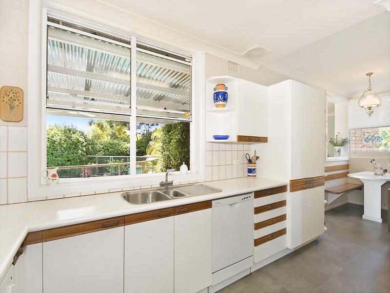 12 Essington Crescent, Sylvania NSW 2224