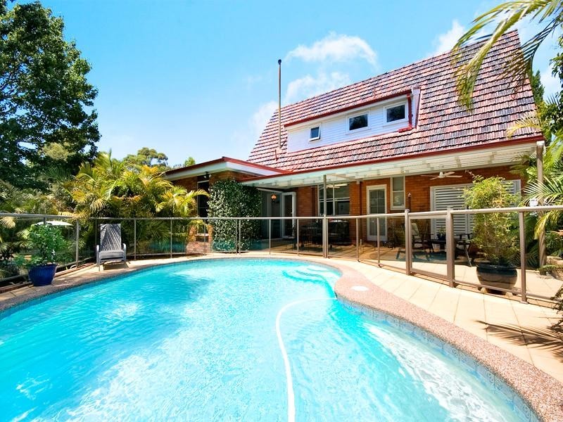 12 Essington Crescent, Sylvania NSW 2224