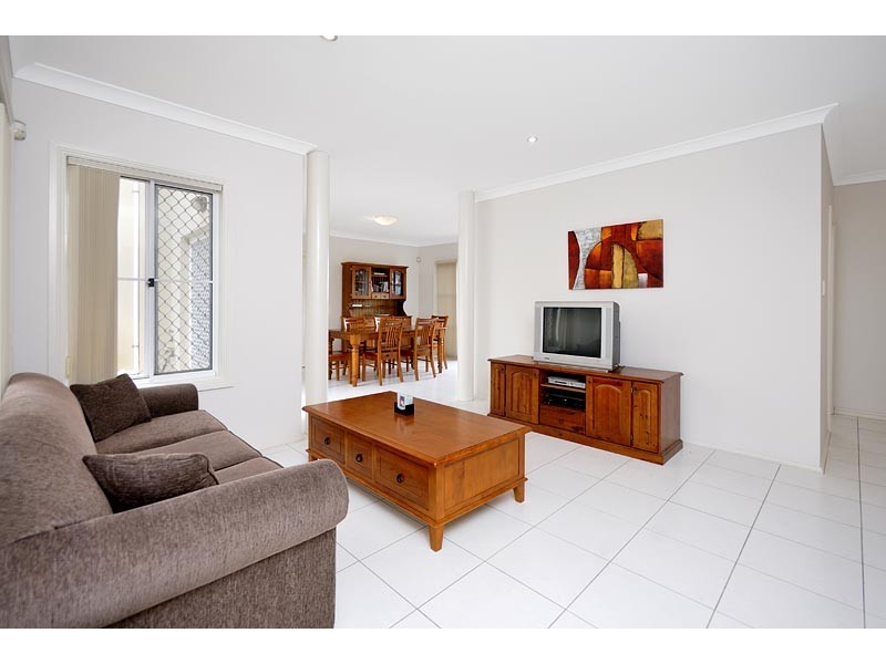 2/21 Kirk Crescent, Kirrawee NSW 2232