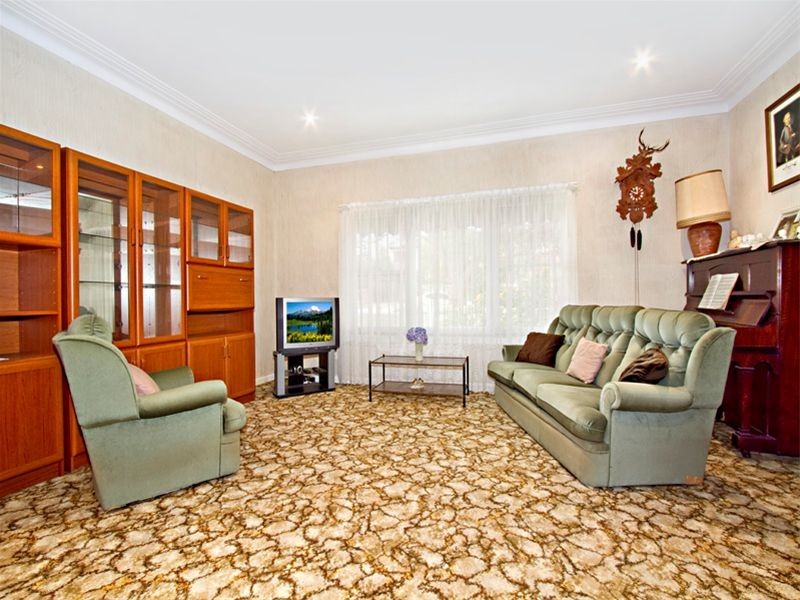 12 Wingello Road, Miranda NSW 2228