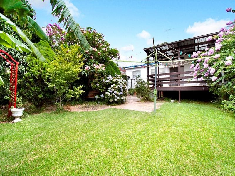 12 Wingello Road, Miranda NSW 2228