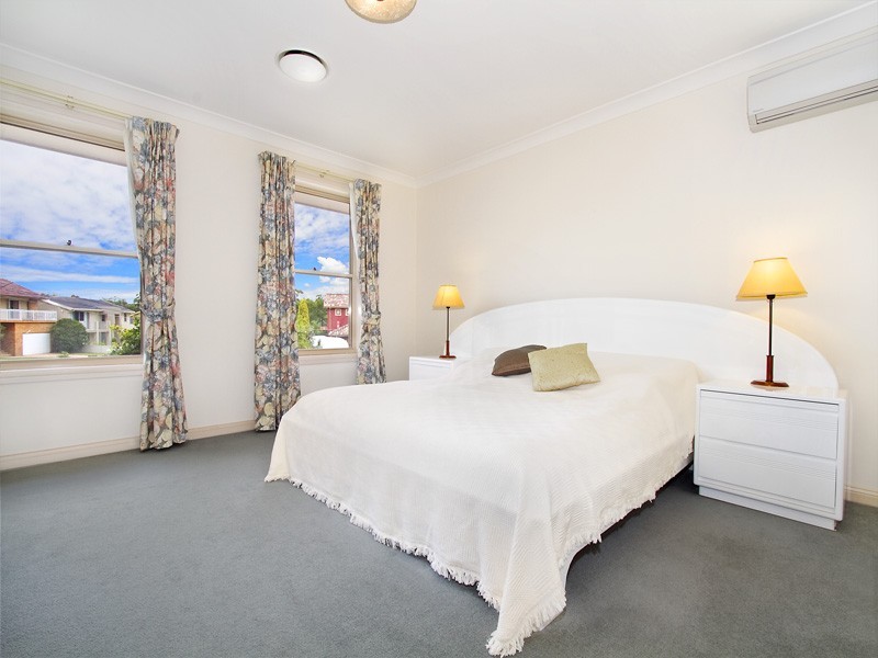 1  Onslow Place, Sylvania NSW 2224