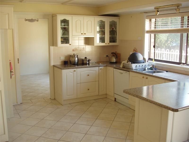 66 OLD FERRY ROAD, Illawong NSW 2234