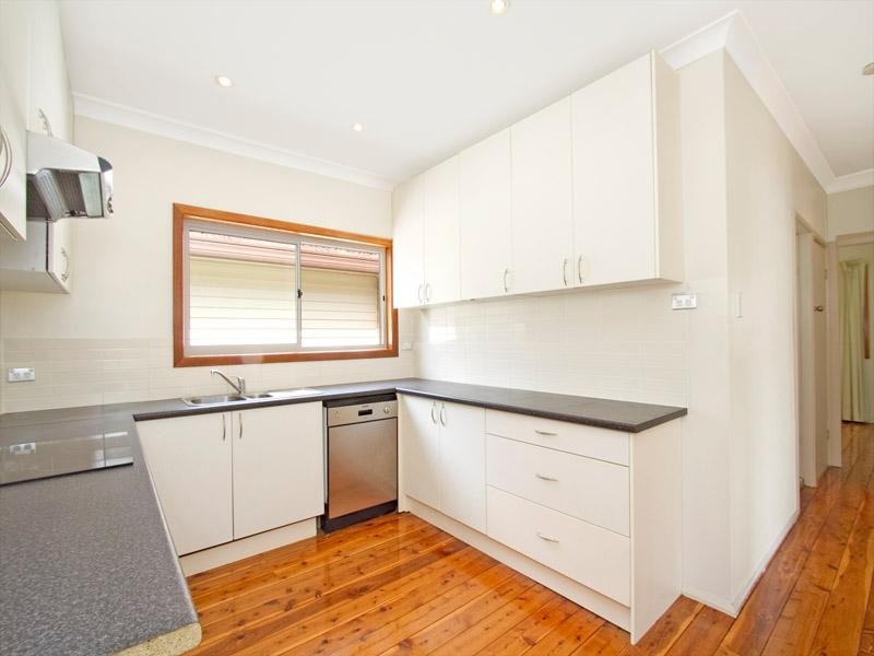 11 EASTON AVENUE, Sylvania NSW 2224