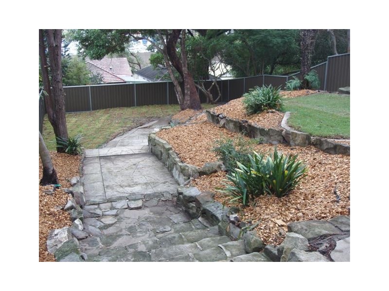 11 EASTON AVENUE, Sylvania NSW 2224