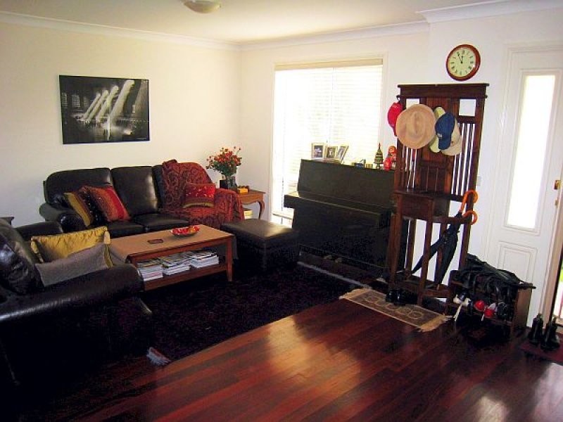 8 OAKWOOD WAY, Menai NSW 2234