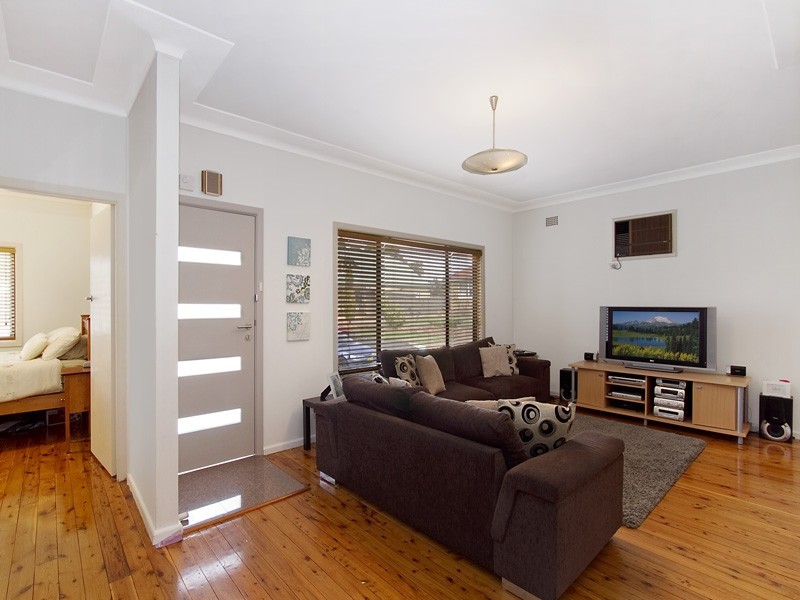 25  Tolol Avenue, Miranda NSW 2228