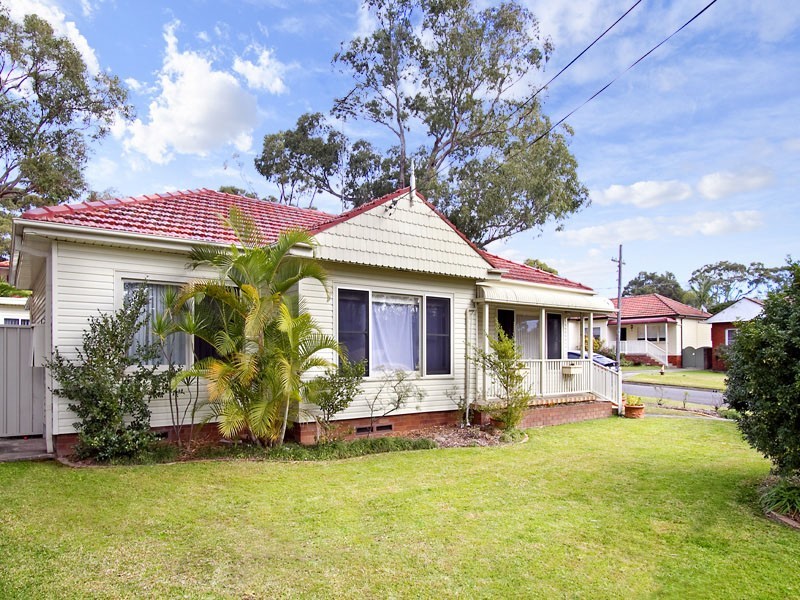 1 Woorak Crescent, Miranda NSW 2228