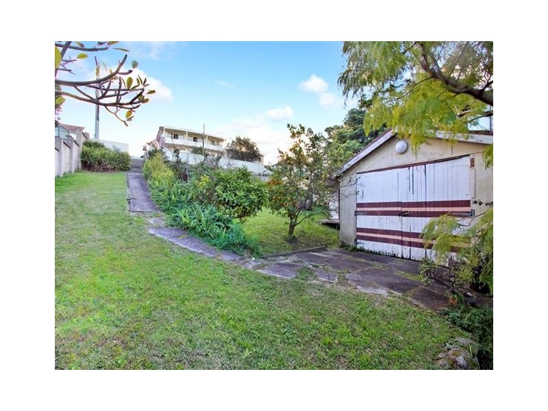 28 Henry Avenue, Sylvania NSW 2224