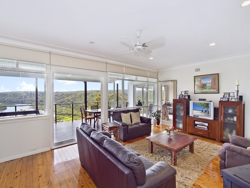 10 Moyran Parade, Grays Point NSW 2232