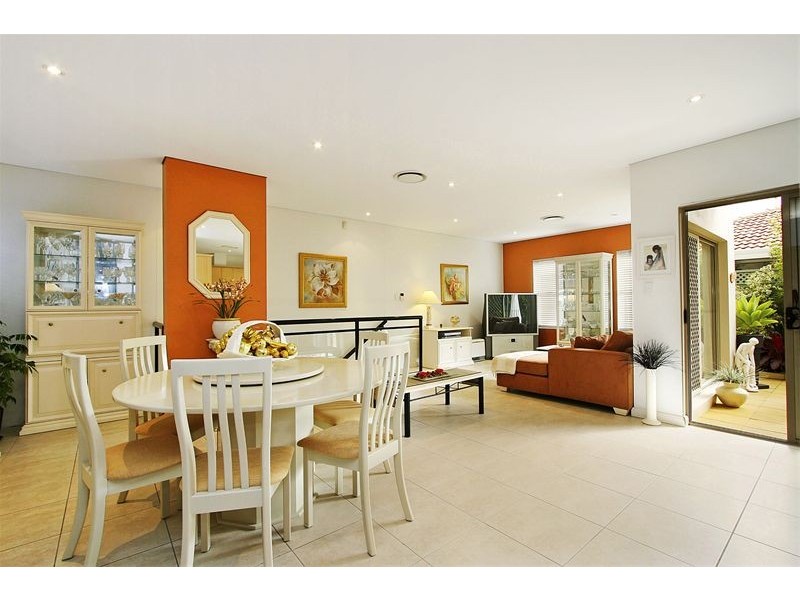 2/70  Holt Road, Taren Point NSW 2229