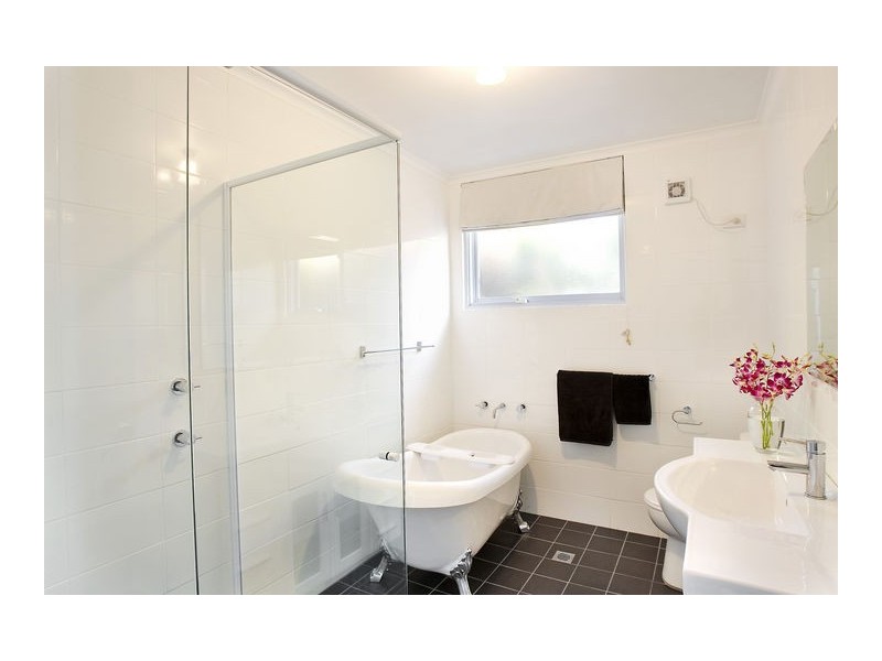 42  LEICHHARDT CRESCENT, Sylvania NSW 2224