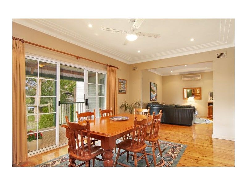 4 Elliott Street, Picnic Point NSW 2213