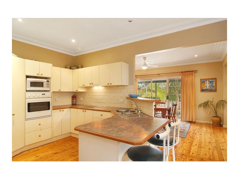 4 Elliott Street, Picnic Point NSW 2213