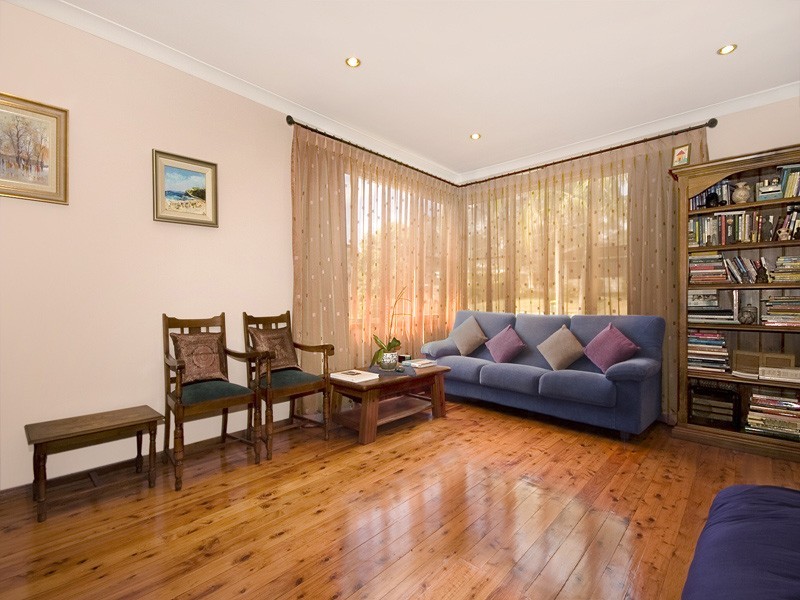 41   Oak Road, Kirrawee NSW 2232