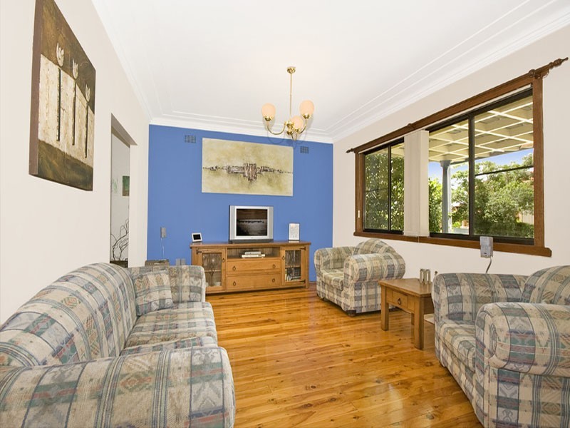 1  Easton Avenue, Sylvania NSW 2224