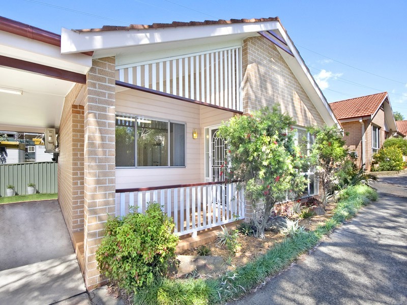 2/7  Lenna Place, Jannali NSW 2226