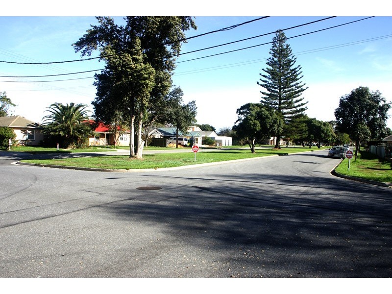 2 Rodgers Avenue, Henley Beach South SA 5022