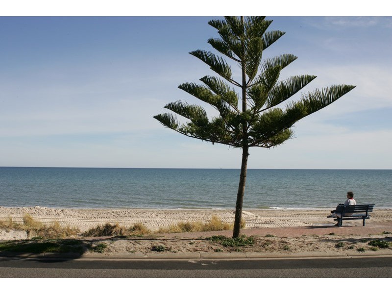 2 Rodgers Avenue, Henley Beach South SA 5022