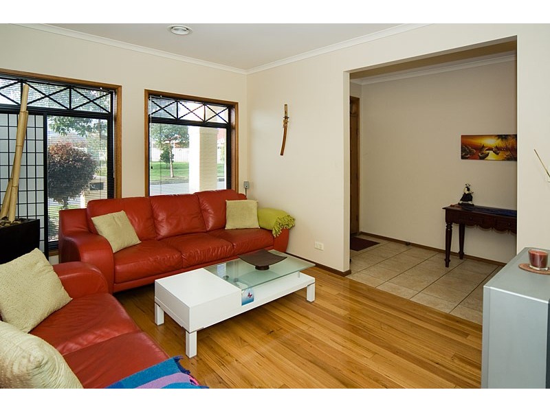 9   Willowood Ct, Mawson Lakes SA 5095