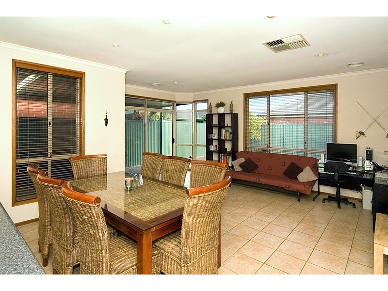 9   Willowood Ct, Mawson Lakes SA 5095