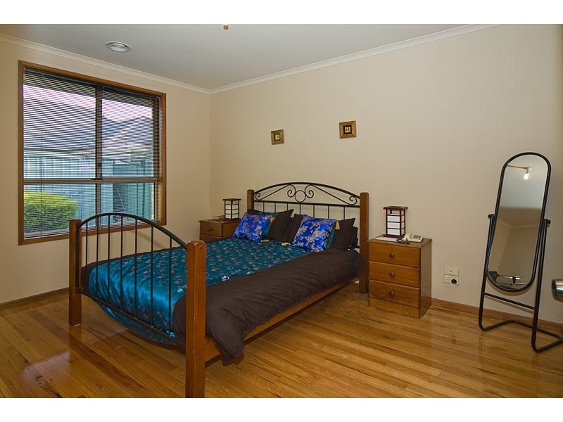 9   Willowood Ct, Mawson Lakes SA 5095