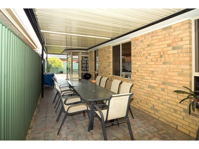 9   Willowood Ct, Mawson Lakes SA 5095