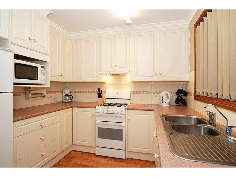 33 Taylors Road, Aberfoyle Park SA 5159