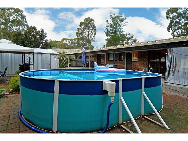 33 Taylors Road, Aberfoyle Park SA 5159