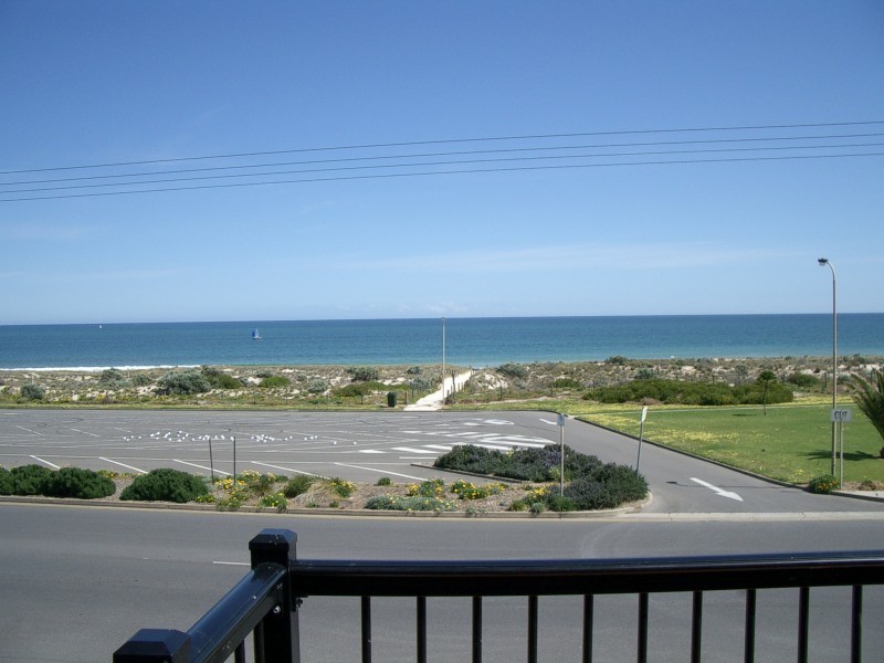 1-4, 70  Seaview Road, West Beach SA 5024