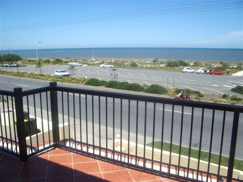 1-4, 70  Seaview Road, West Beach SA 5024