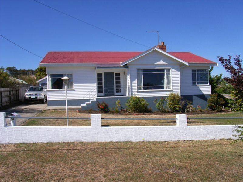 13 Garrett Street, Beauty Point TAS 7270
