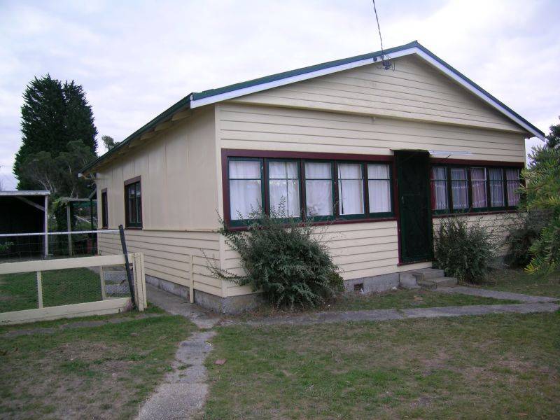 7  Lenborough Street, Beauty Point TAS 7270