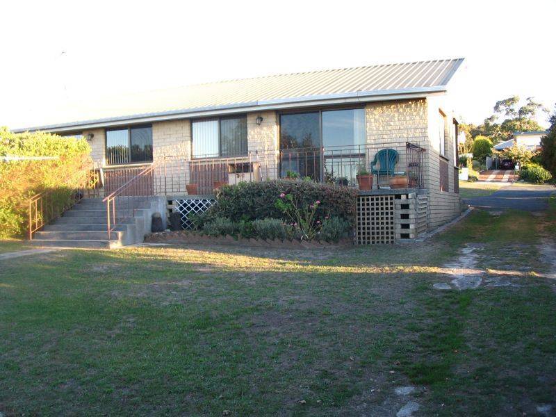 18 Napier Street, Beauty Point TAS 7270