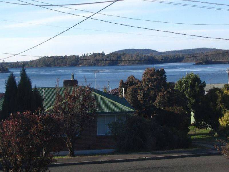 18 Napier Street, Beauty Point TAS 7270