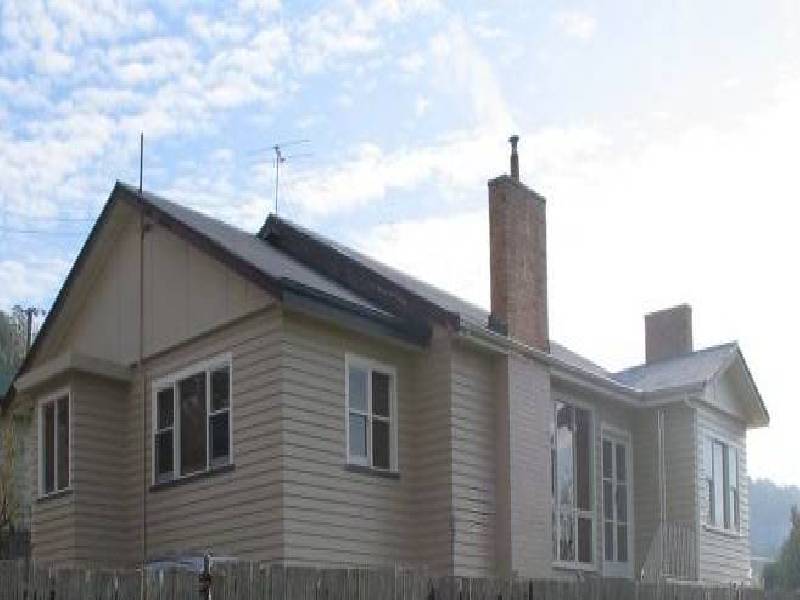 2 Bernard Street, Beaconsfield TAS 7270