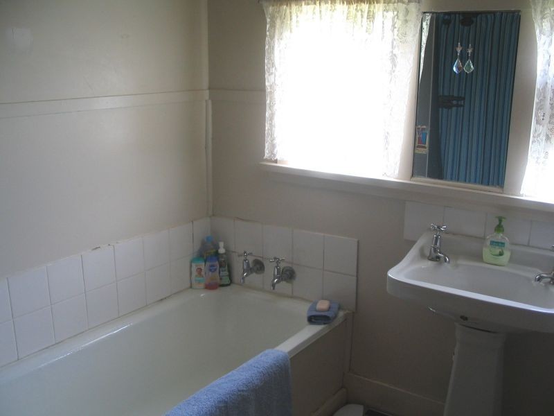 2 Bernard Street, Beaconsfield TAS 7270