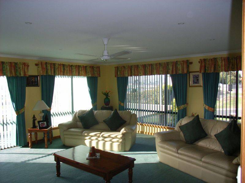 2  Ernest Street, Beauty Point TAS 7270