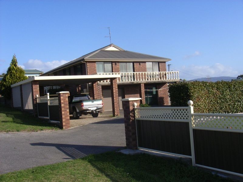 2  Ernest Street, Beauty Point TAS 7270