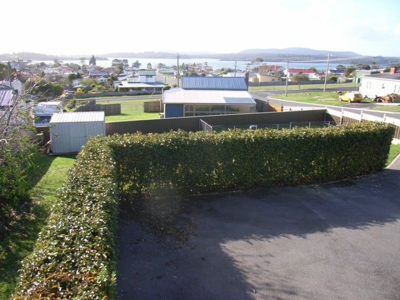 2  Ernest Street, Beauty Point TAS 7270