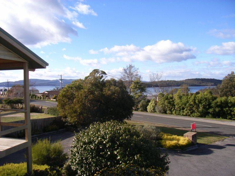 Unit 5,   7-9    Flinders Street, Beauty Point TAS 7270