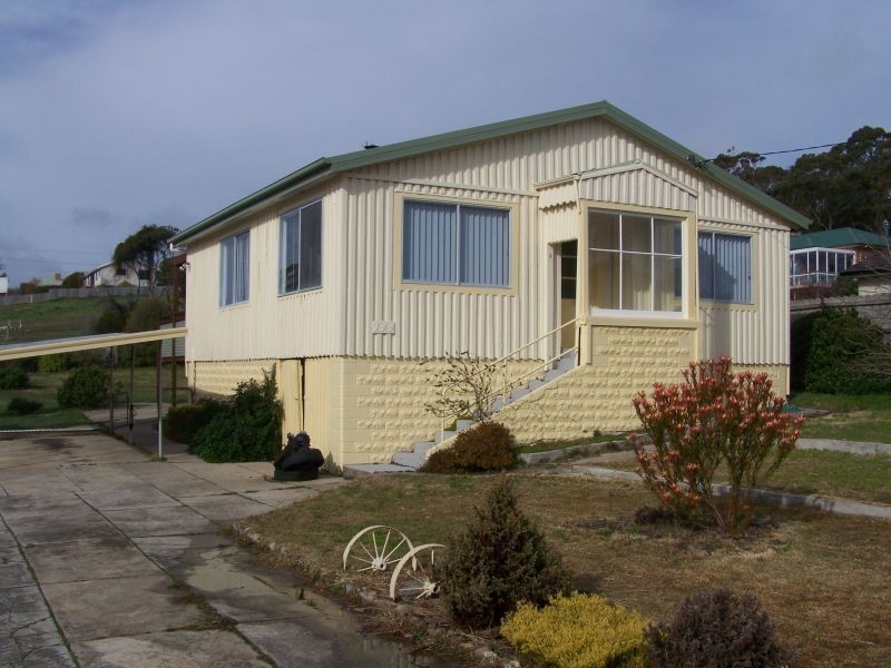 144  Charles Street, Beauty Point TAS 7270