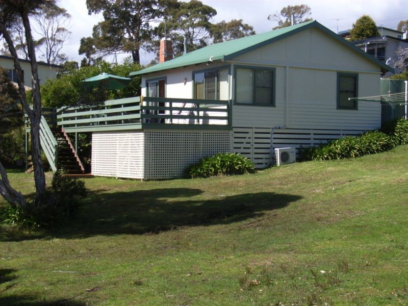 15 Beach Crescent, Greens Beach TAS 7270