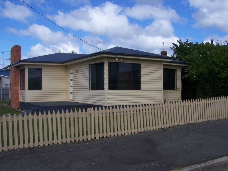 180  Charles Street, Beauty Point TAS 7270