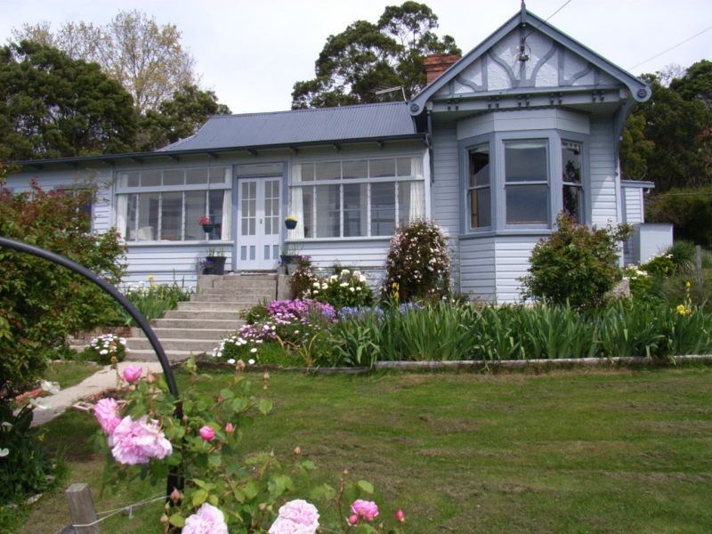 13  Main Road, Exeter TAS 7275