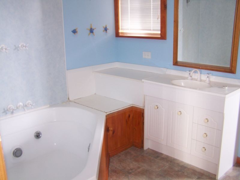 144  Charles Street, Beauty Point TAS 7270