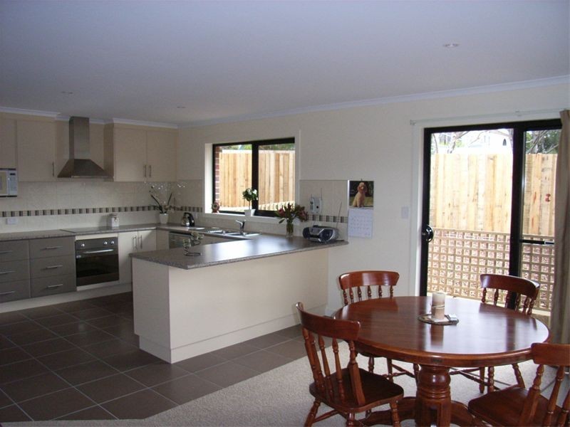 Unit2, 10   Henry Grove, Legana TAS 7277