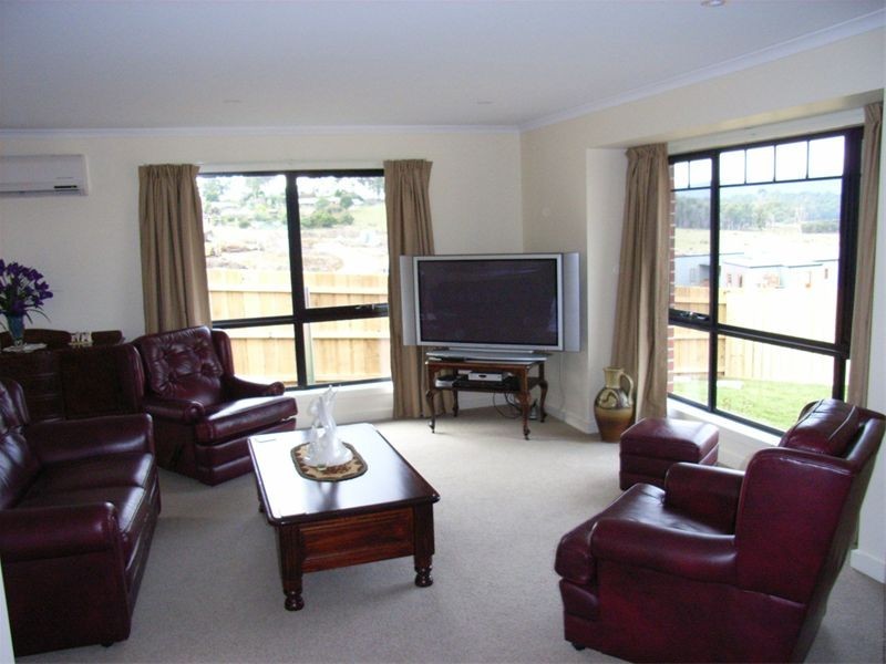 Unit2, 10   Henry Grove, Legana TAS 7277