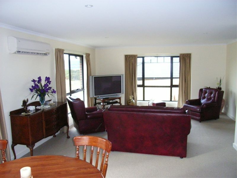 Unit2, 10   Henry Grove, Legana TAS 7277